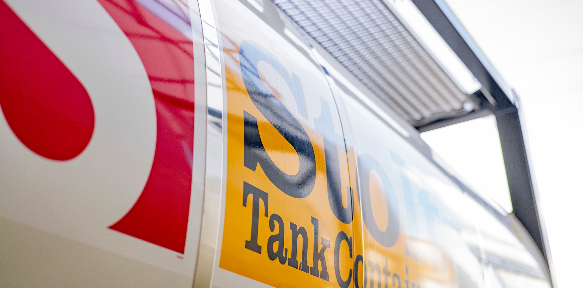 Bulk liquid tank container