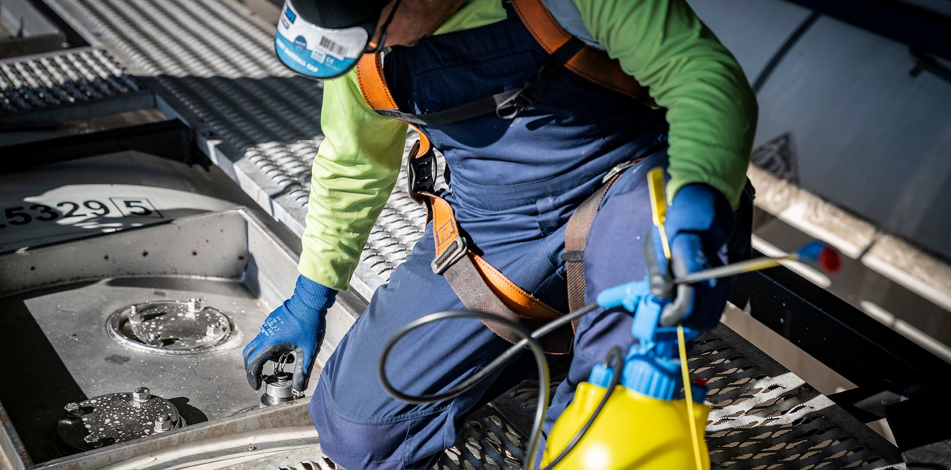 Maintenance testing of tank containers